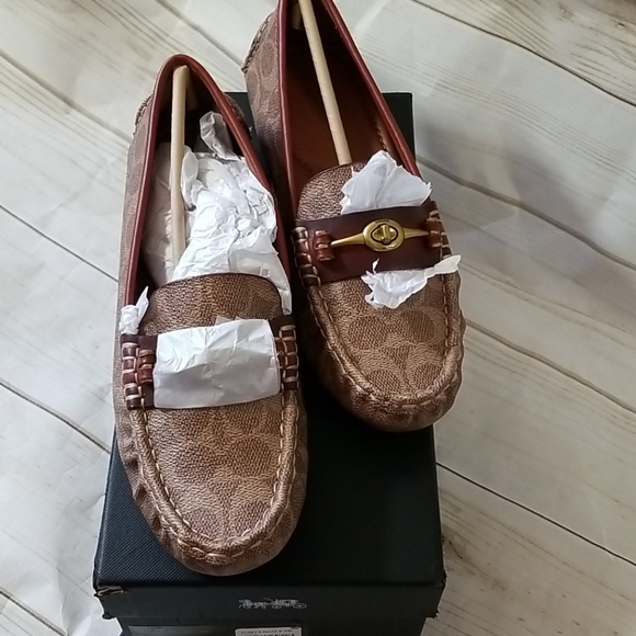 COACH Women's Crosby Driver Turnlock Flats - Picture 4 of 9